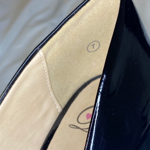 Black heel - Picture 4 of 5